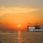 Pantulan Sinar Matahari Di Laut