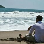 Kenyamanan Duduk Di Tepi Pantai